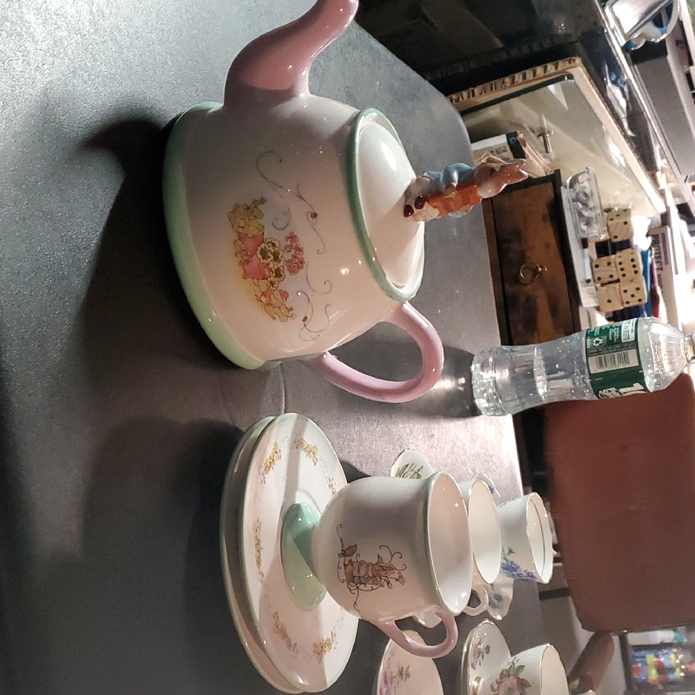 Winnie The Pooh Floral Tea Set with Pastel Accents